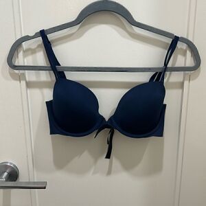Victoria’s Secret navy Lined Demi 32D